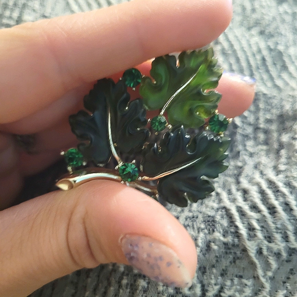 LEAF GREEN RHINESTONES